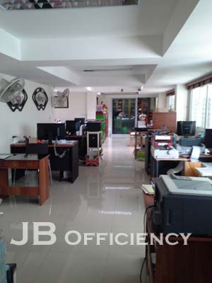 "Home Office and Warehouse at Phutthamonthon Sai 1"