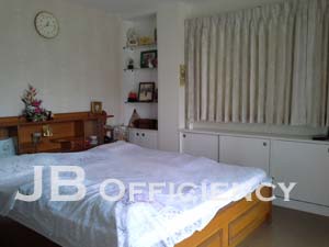 "Home Office and Warehouse at Phutthamonthon Sai 1"