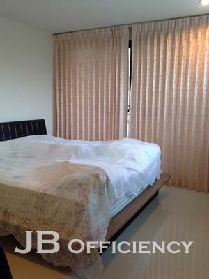 "Home Office and Warehouse at Phutthamonthon Sai 1"