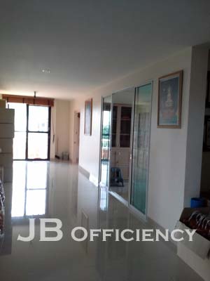 "Home Office and Warehouse at Phutthamonthon Sai 1"