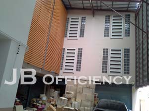 "Home Office and Warehouse at Phutthamonthon Sai 1"