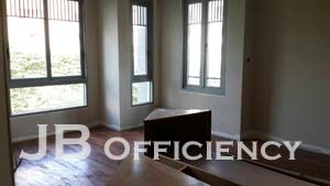 "Home Office Soi Thong Lor"