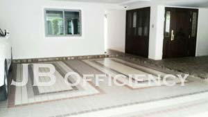 "Home Office Soi Thong Lor"