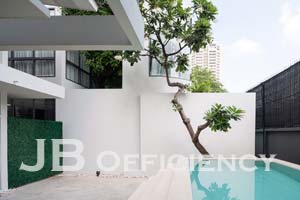 "Modern Home Office Soi Thong Lor"
