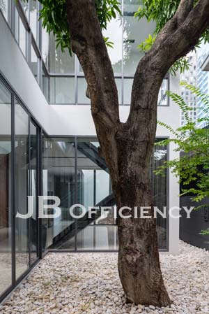 "Modern Home Office Soi Thong Lor"